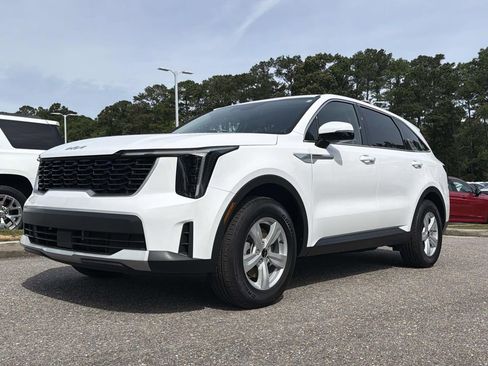 Used 2024 Kia Sorento LX FWD image 5