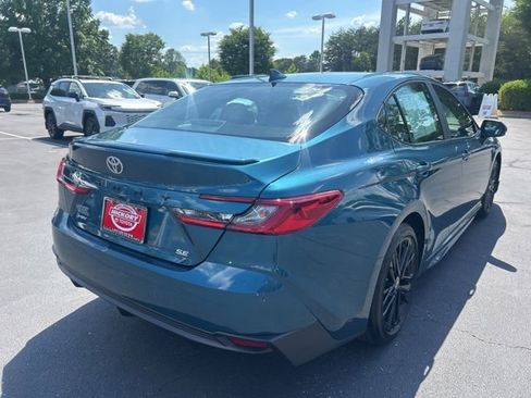 Used 2025 Toyota Camry SE w/ Convenience Package FWD image 7