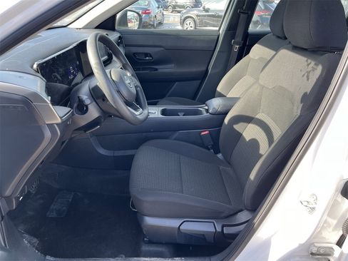 Certified 2025 Nissan Kicks S image 9