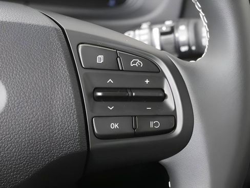 New 2025 Hyundai Venue Limited image 12