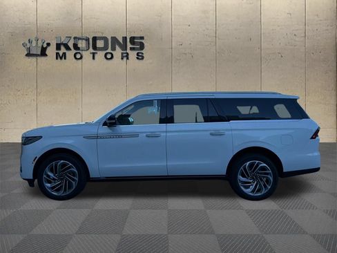 New 2026 Lincoln Navigator L Reserve AWD/4WD image 4
