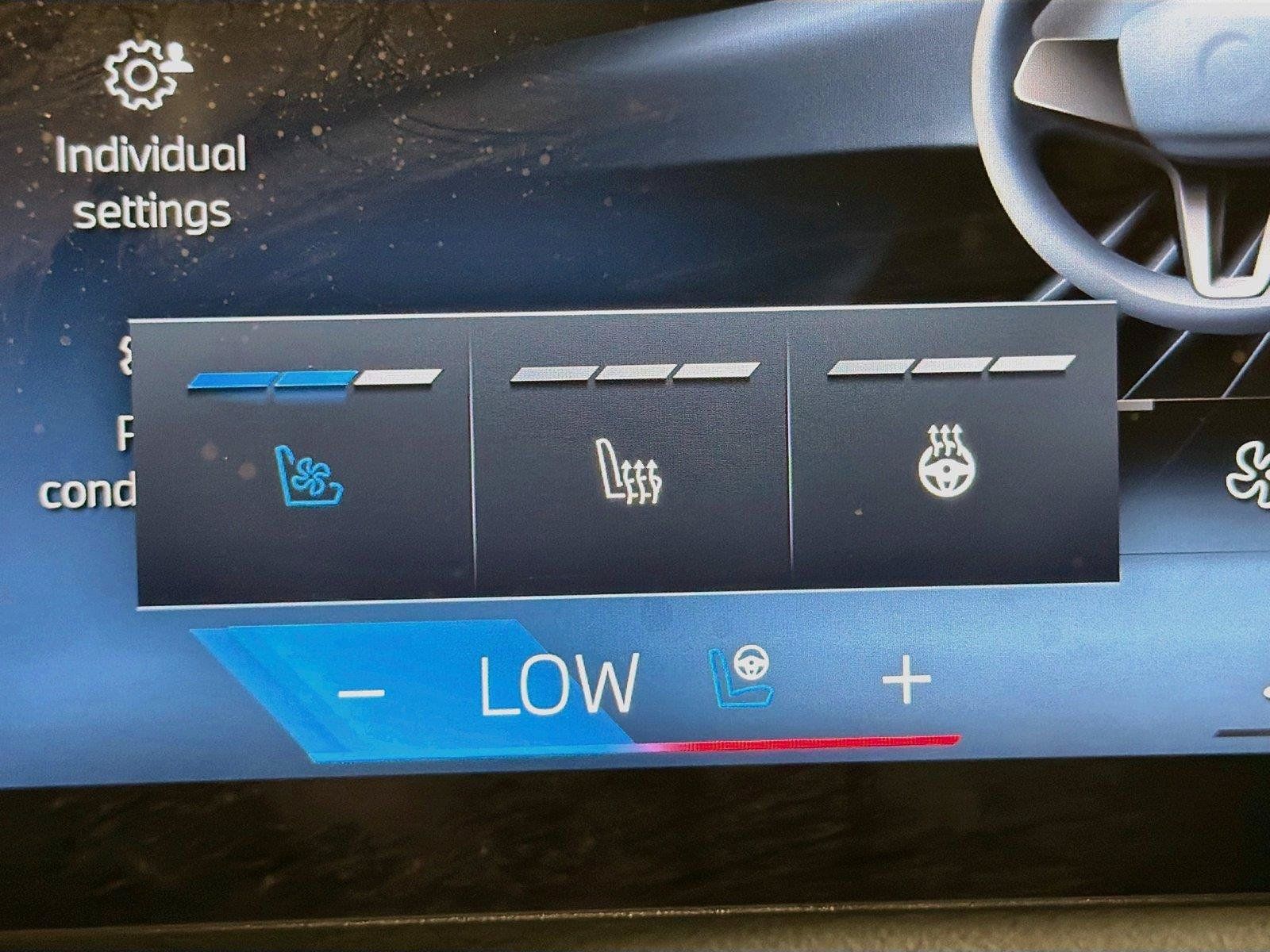 Used 2024 BMW iX xDrive50 w/ Sport Package AWD/4WD image 20