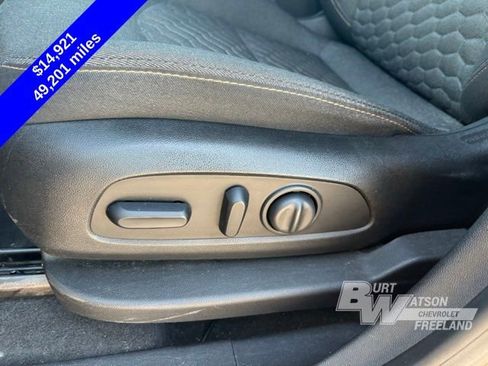 Used 2018 Chevrolet Equinox LT FWD image 13