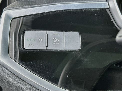 Used 2025 Audi Q3 2.0T Premium AWD/4WD image 17