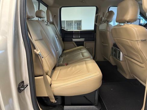 Used 2017 Ford F250 Lariat w/ Chrome Package image 14