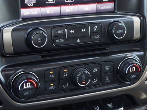 Used 2015 GMC Sierra 2500 Denali w/ Duramax Plus Package AWD/4WD image 33