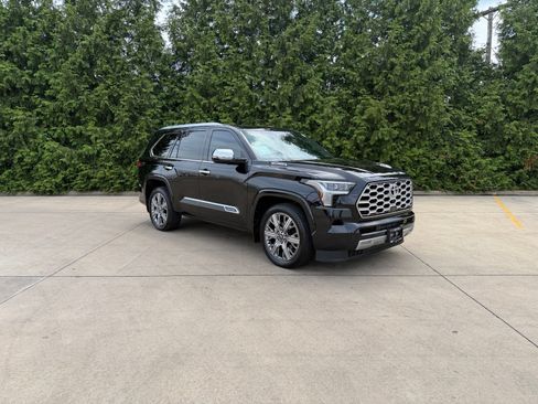 Used 2025 Toyota Sequoia Capstone AWD/4WD image 1