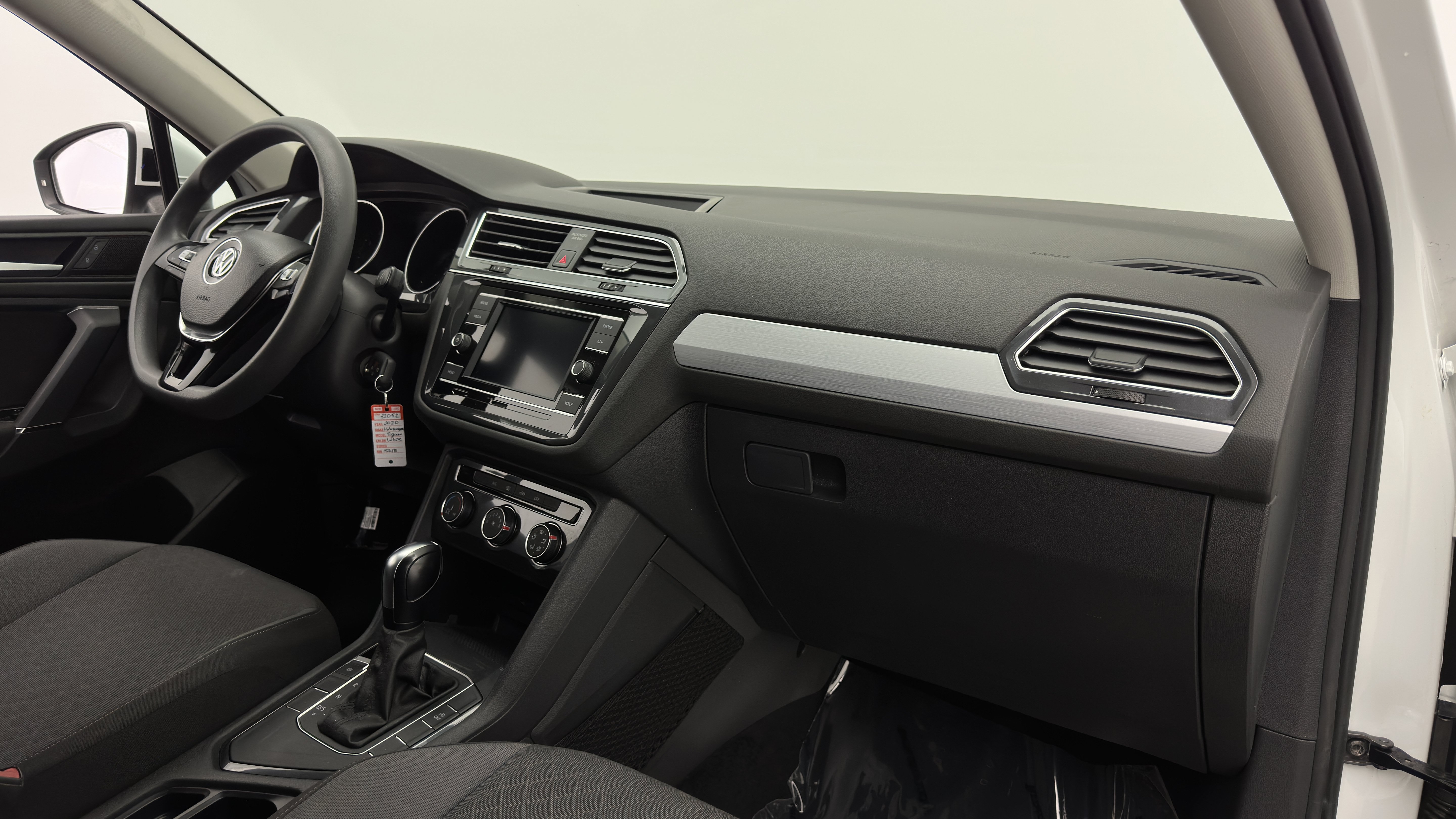 Used 2020 Volkswagen Tiguan S FWD image 34