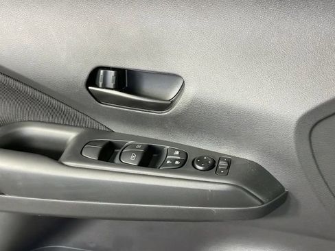 New 2025 Nissan Kicks Play S image 27