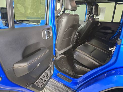 Used 2023 Jeep Wrangler Unlimited Sahara AWD/4WD image 35
