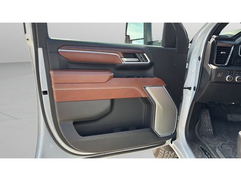 Used 2024 GMC Sierra 3500 Denali Ultimate AWD/4WD image 13