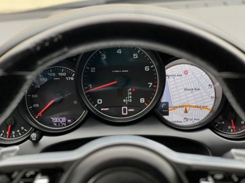 Used 2017 Porsche Cayenne Platinum Edition w/ Premium Package (PJV) image 12