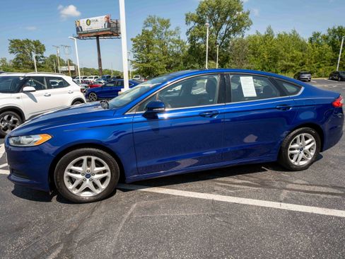 Used 2014 Ford Fusion SE FWD image 3