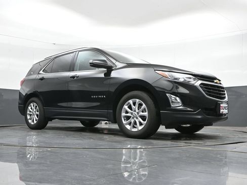 Used 2019 Chevrolet Equinox LT w/ Sun & Navigation Package AWD/4WD image 44