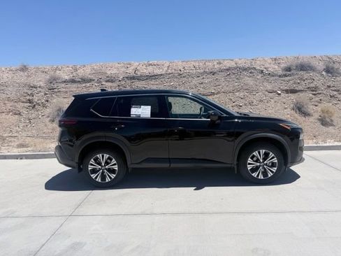 Certified 2021 Nissan Rogue SV FWD image 4