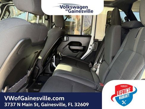 Used 2024 Jeep Wrangler Unlimited Rubicon 4xe image 10