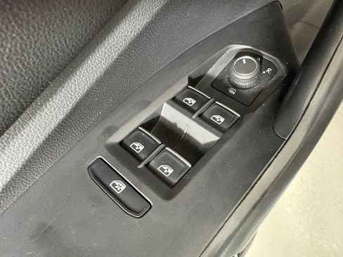 Used 2024 Volkswagen Jetta SE FWD image 20