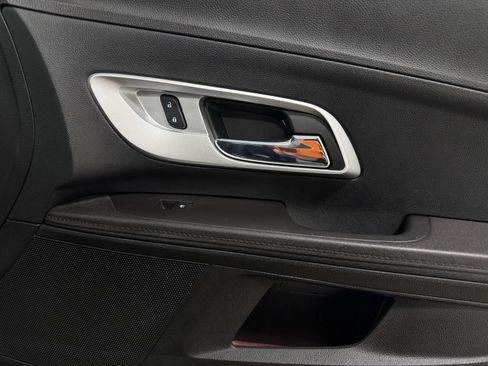 Used 2017 Chevrolet Equinox LT w/ Midnight Edition image 26