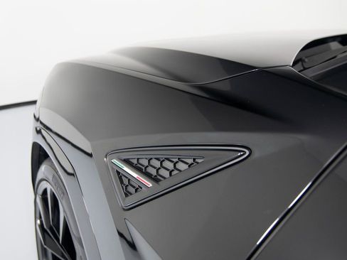 Used 2022 Lamborghini Urus image 40