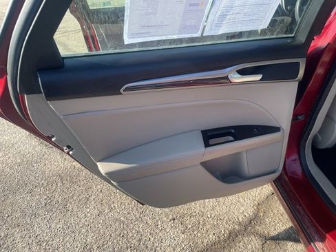 Used 2019 Ford Fusion SEL image 14