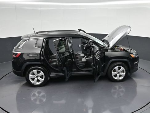 Used 2021 Jeep Compass Latitude FWD image 41