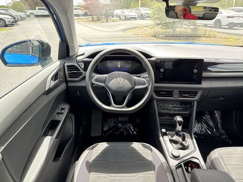 New 2026 Volkswagen Taos SE AWD/4WD image 16