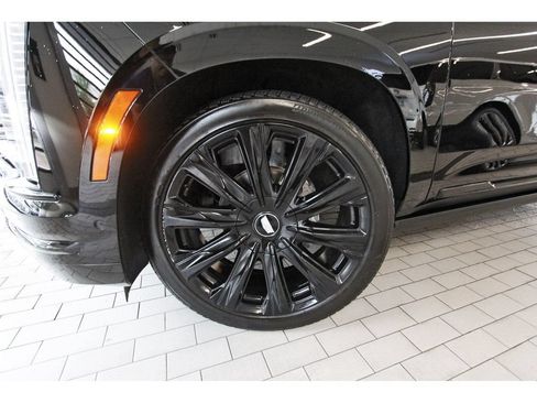 Used 2025 Cadillac Escalade Sport Platinum AWD/4WD image 31