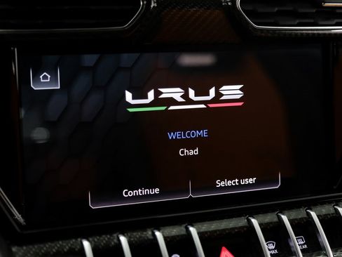 Used 2022 Lamborghini Urus image 23