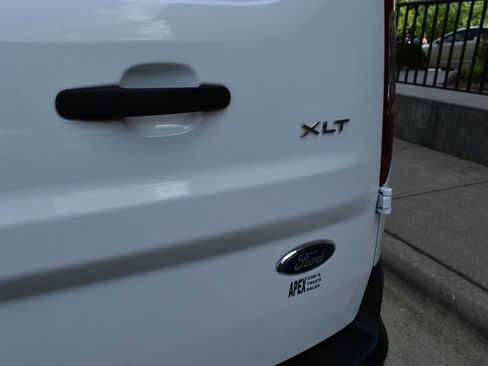 Used 2022 Ford Transit Connect XLT image 32