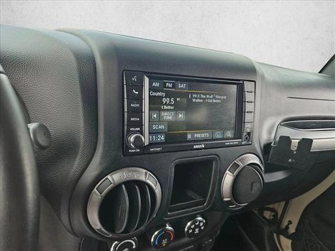 Used 2018 Jeep Wrangler Sport AWD/4WD image 17