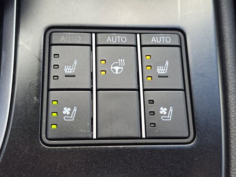 Used 2023 Lexus UX 250h F Sport AWD/4WD image 11