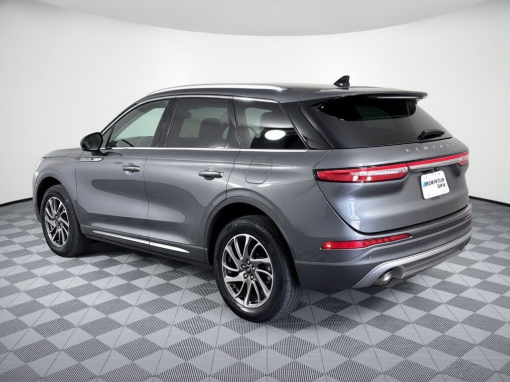 Used 2021 Lincoln Corsair FWD w/ Convenience Package image 3
