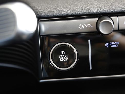 New 2025 Hyundai Ioniq 5 SEL image 20