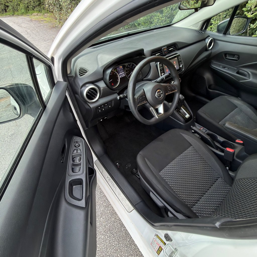 Used 2020 Nissan Versa S FWD image 9