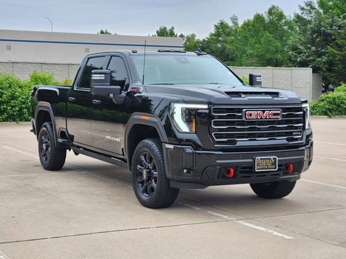 Used 2025 GMC Sierra 2500 AT4 w/ AT4 Premium Plus Package AWD/4WD image 3
