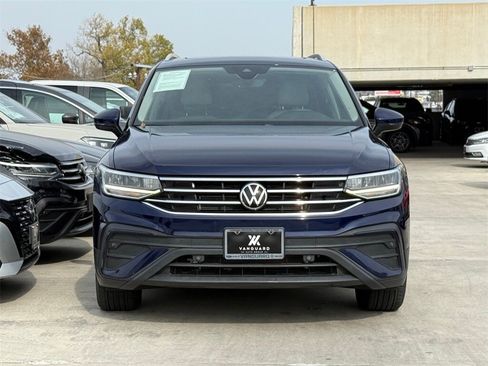 Used 2022 Volkswagen Tiguan SE w/ Panoramic Sunroof Package image 6