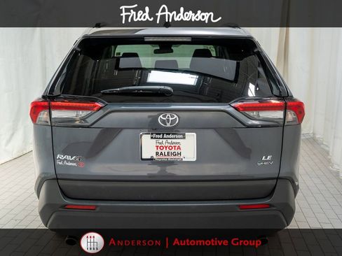 Used 2025 Toyota RAV4 LE AWD/4WD image 4