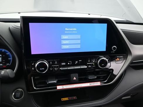 Used 2026 Toyota Highlander Limited image 7