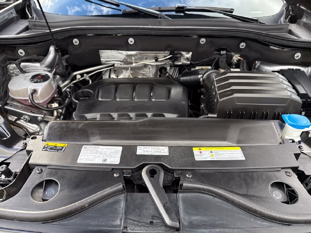 Used 2025 Volkswagen Atlas SE AWD/4WD image 28