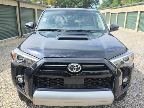Used 2023 Toyota 4Runner TRD Off-Road Premium w/ Moonroof Package AWD/4WD image 10