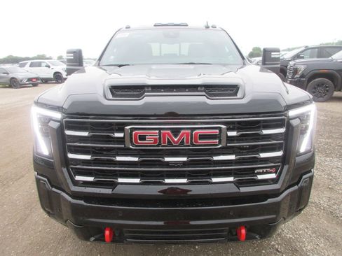 New 2026 GMC Sierra 2500 AT4 w/ AT4 Premium Plus Package AWD/4WD image 11