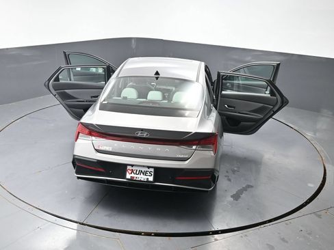 Used 2024 Hyundai Elantra Limited FWD image 61