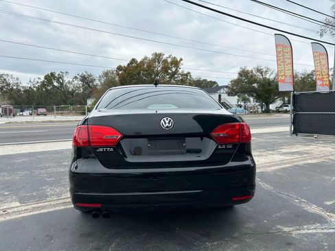 Used 2012 Volkswagen Jetta SE FWD image 4