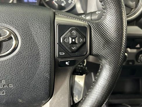 Used 2016 Toyota Tacoma SR5 w/ SR5 Appearance Package (SN) image 27