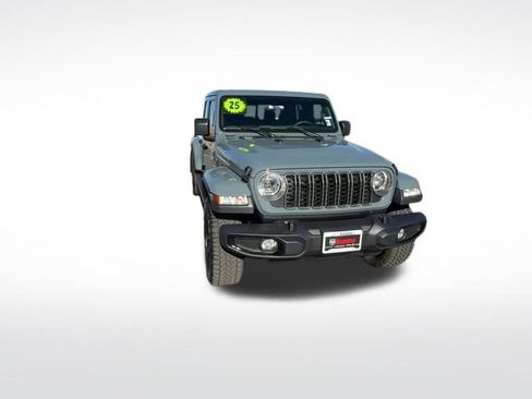 Used 2025 Jeep Gladiator Sport image 36