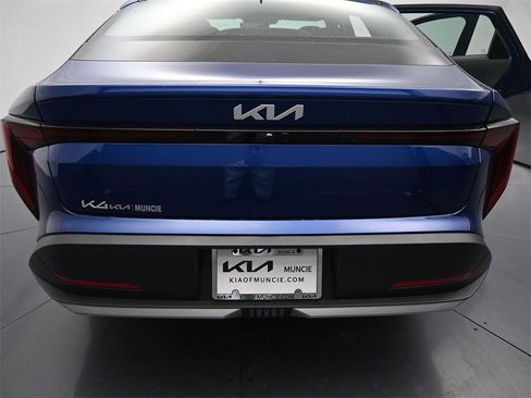 New 2025 Kia K4 LXS image 9