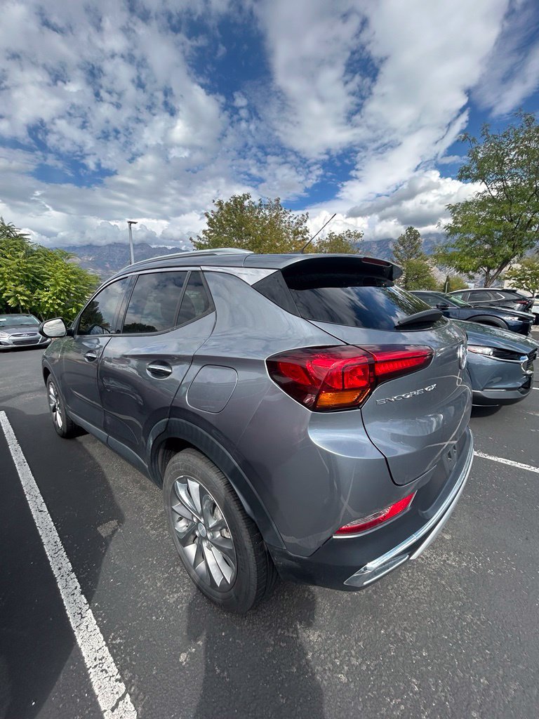 Used 2021 Buick Encore GX Essence w/ Experience Buick Package FWD image 9