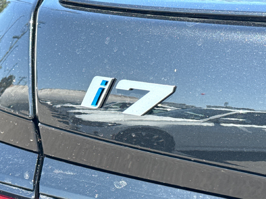 New 2026 BMW i7 xDrive60 AWD/4WD image 9
