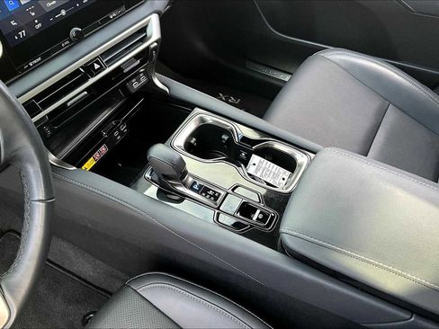 Used 2024 Lexus RX 350 image 17