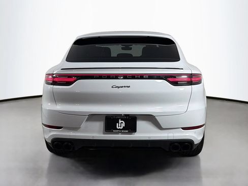 Used 2023 Porsche Cayenne Platinum Edition AWD/4WD image 6